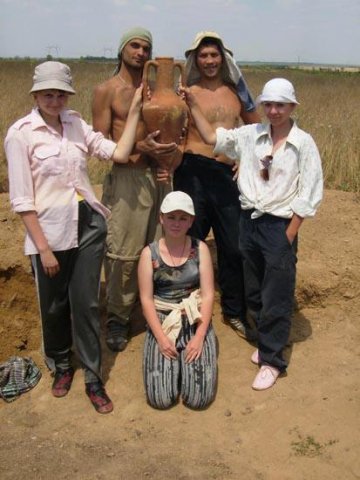 ДАЭ-2008, раскопки курганов у с.Глиное. Студенты ИИГП ПГУ и сотрудники НИЛ