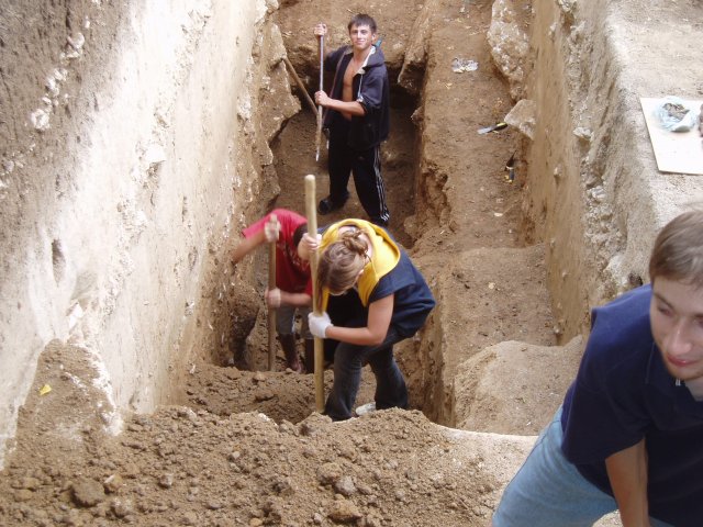 ДАЭ-2007, раскопки  многослойного памятника  Рашков 8